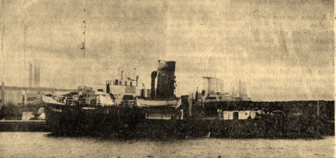Den ryska bogserbåten ”Tuvinets” var en flytande likkista. Den saknade dessutom all utrustning. Här har den kommit in till Slite sedan den lämnat släpet med tre man på drift.